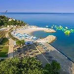 Pinia Sunny Residence By Valamar